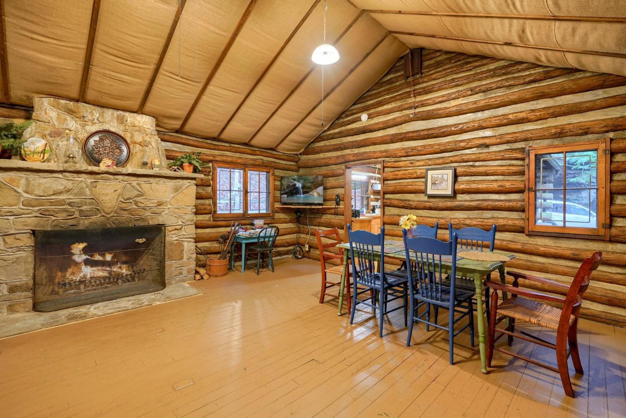 Russell Cabin Logan Esterno foto