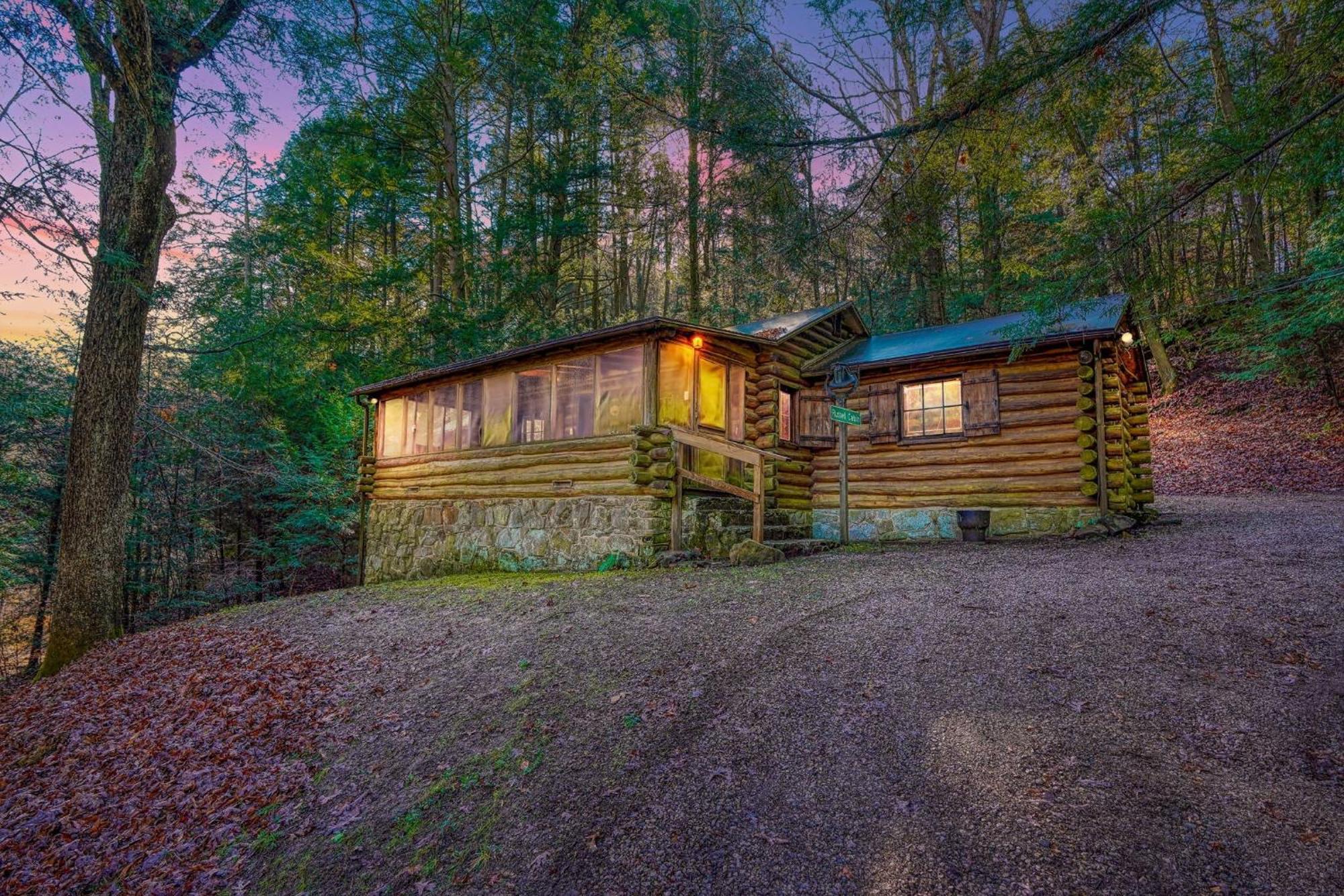 Russell Cabin Logan Esterno foto