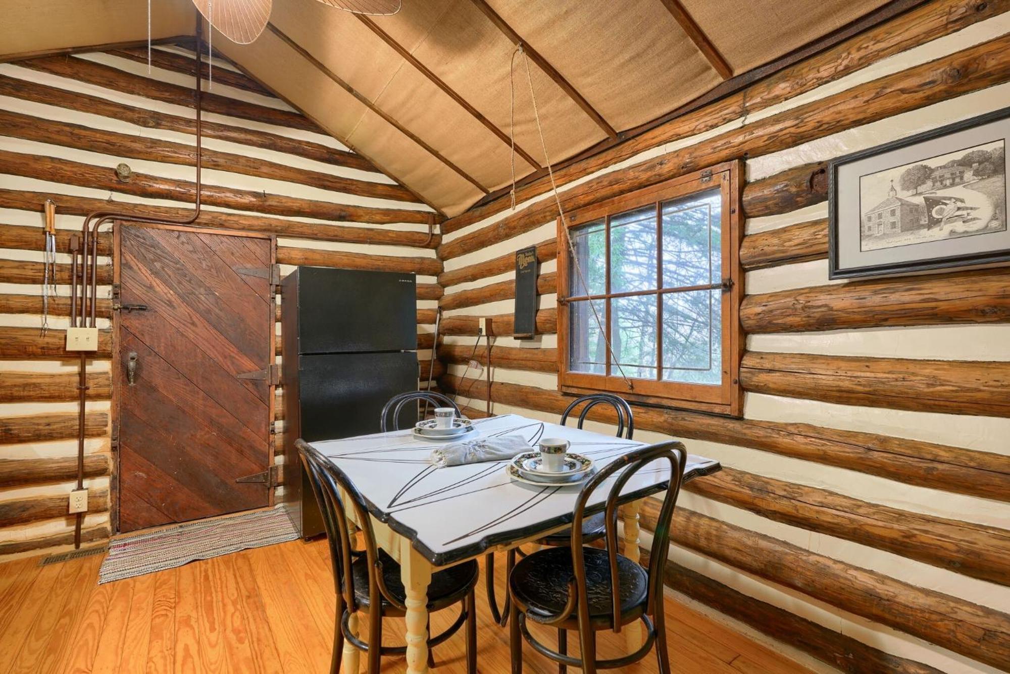 Russell Cabin Logan Esterno foto