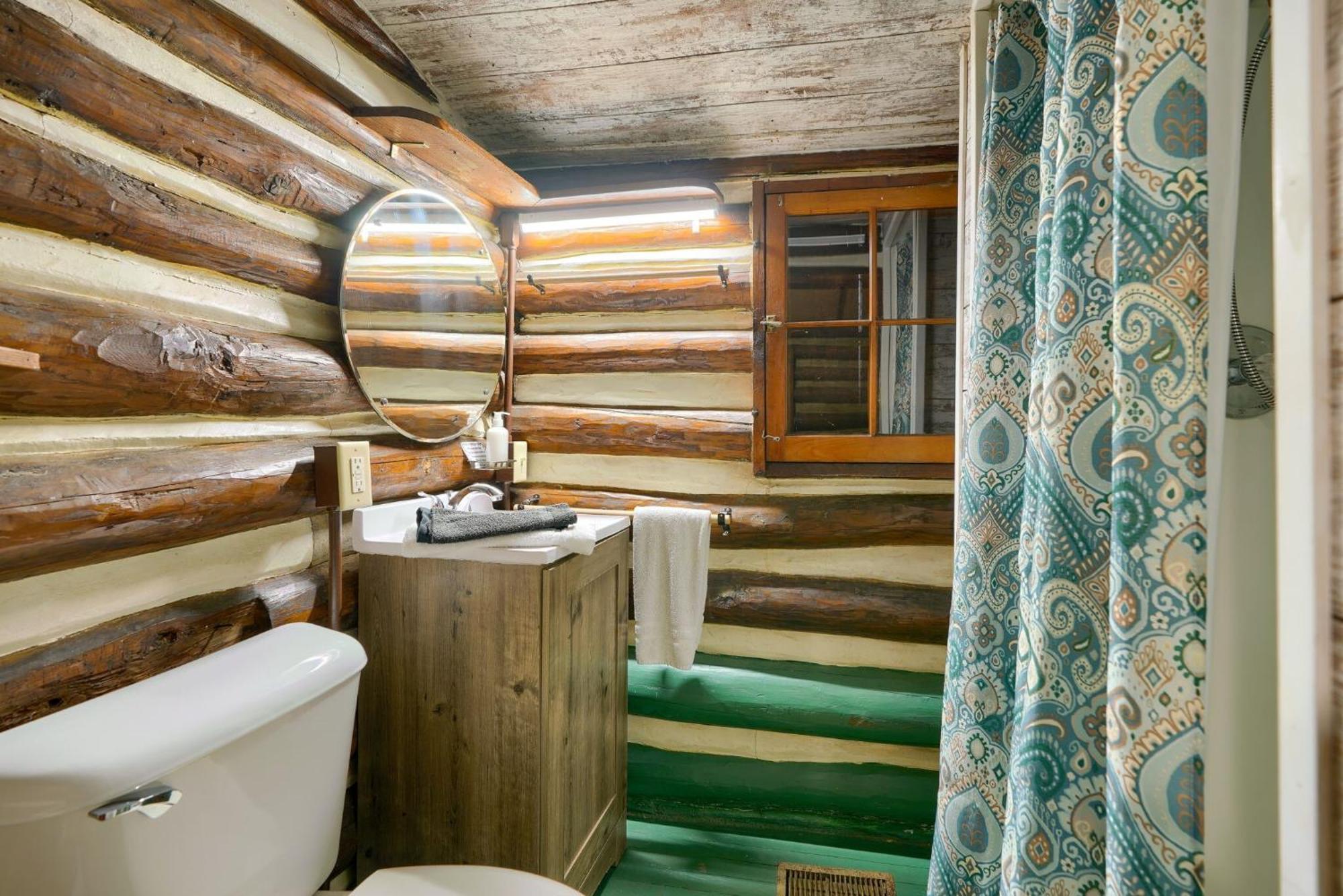 Russell Cabin Logan Esterno foto