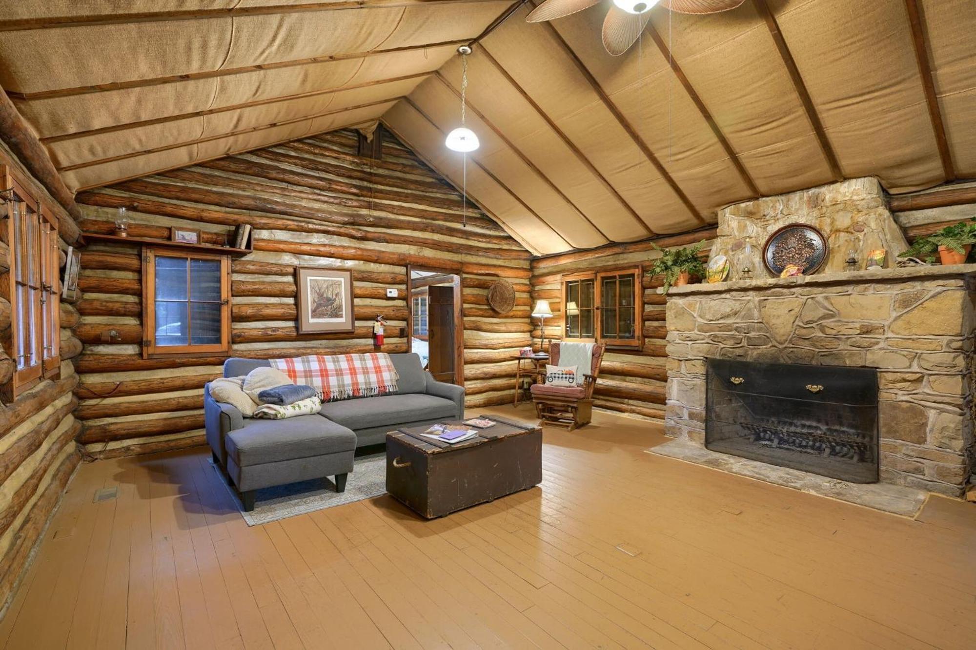 Russell Cabin Logan Esterno foto