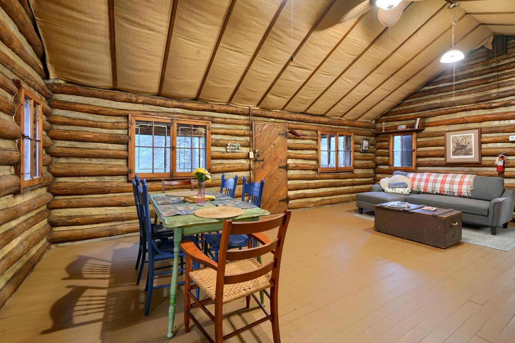 Russell Cabin Logan Esterno foto